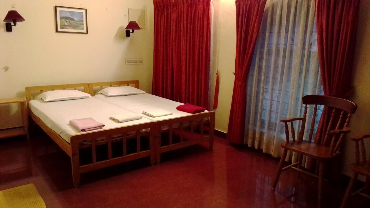 Vintage Inn Kochi Exteriör bild