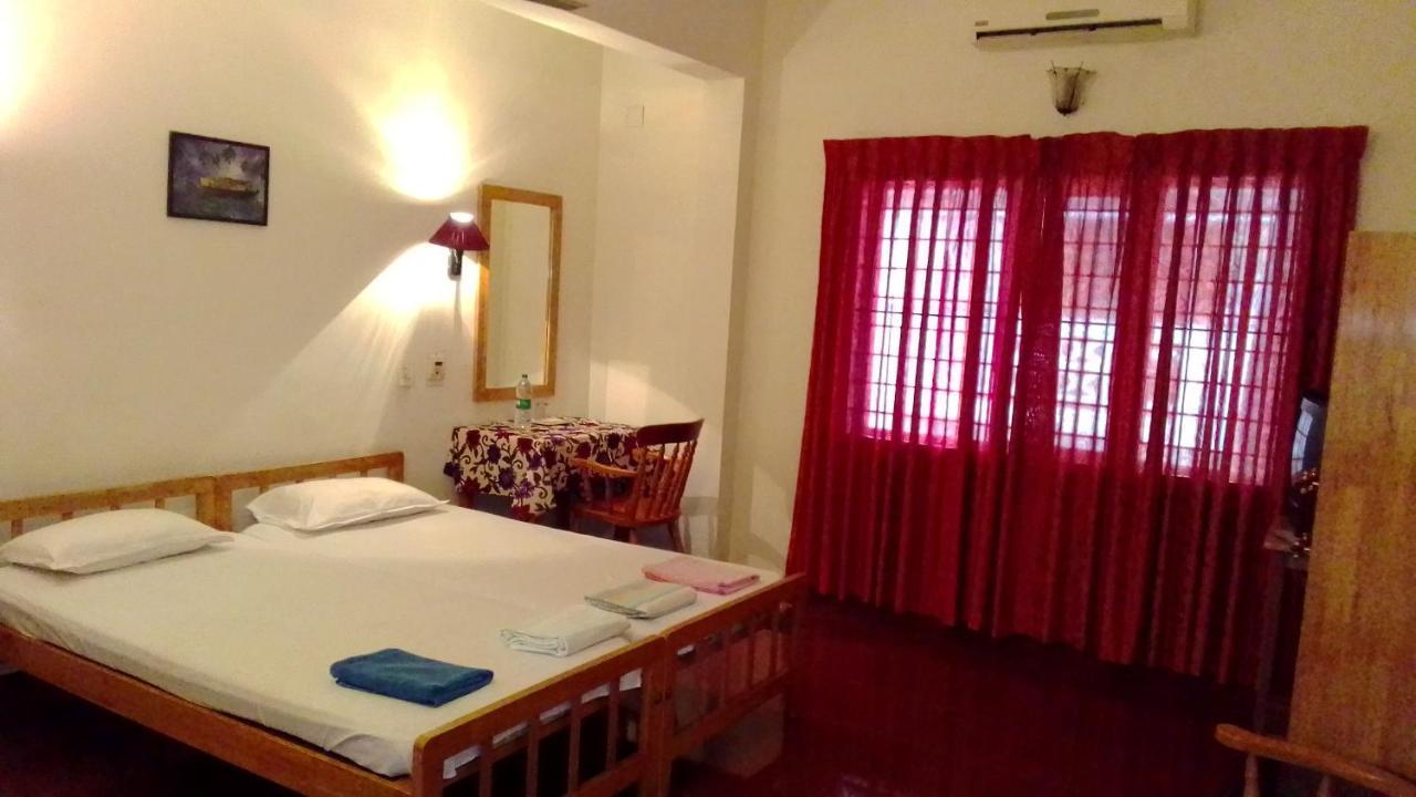 Vintage Inn Kochi Exteriör bild